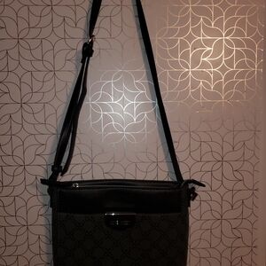 Black Women's Crossbody Bag - Classic Black